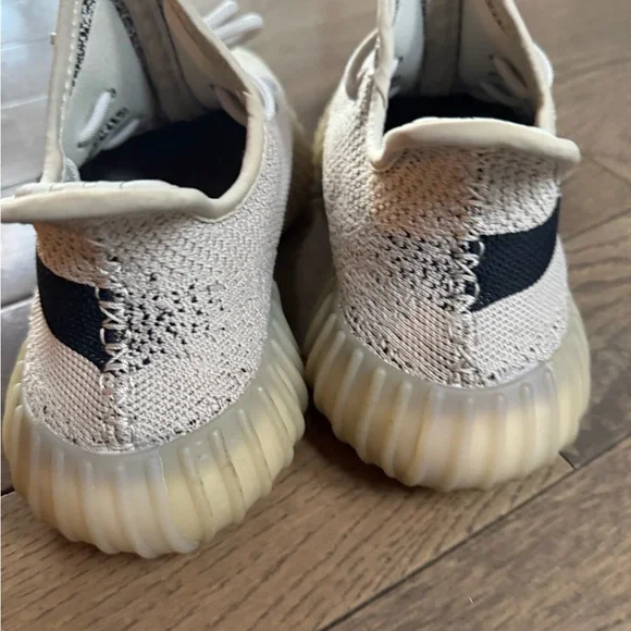 Yeezy - Picture 5 of 6